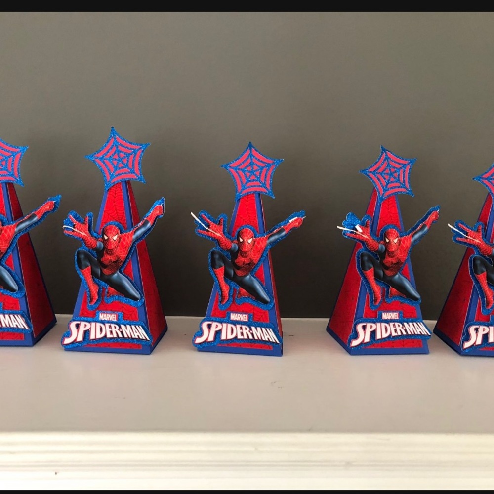 Spiderman Favor boxes for table cake decor
5 boxes